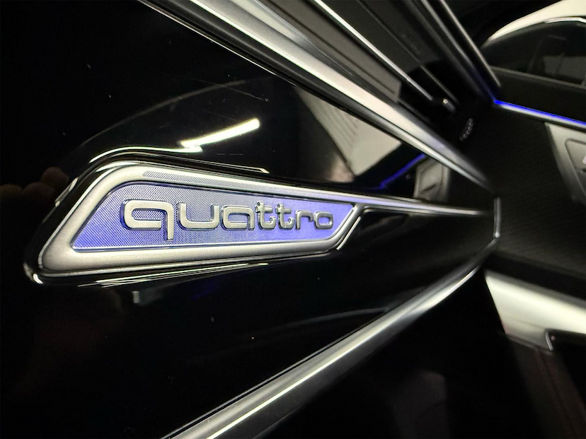 Foto do veículo AUDI RS6  4.0 AVANT FSI BI-TB QUATTRO TIP. 5P 2021 28.200 KM 850.000,00