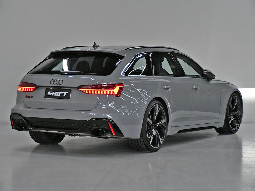 Foto do veículo AUDI RS6  4.0 AVANT FSI BI-TB QUATTRO TIP. 5P 2021 28.200 KM 850.000,00