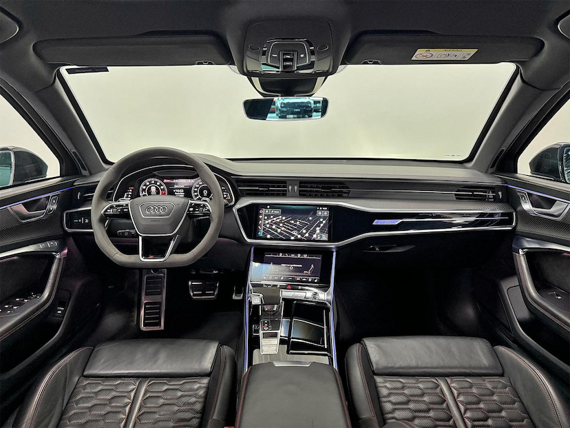 Foto do veículo AUDI RS6  4.0 AVANT FSI BI-TB QUATTRO TIP. 5P 2021 28.200 KM 850.000,00