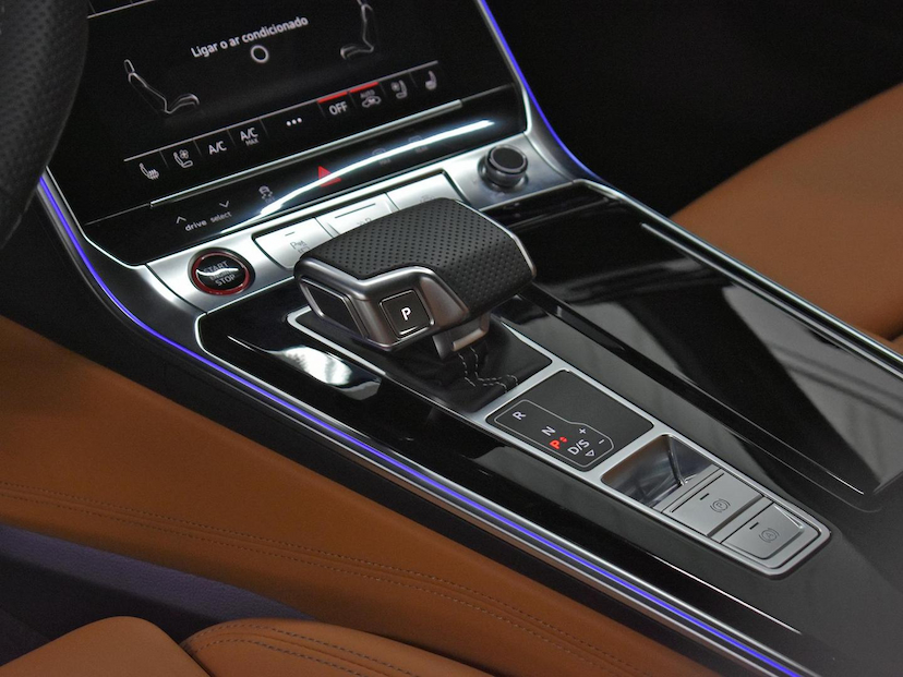 Foto do veículo AUDI RS6  4.0 AVANT TFSI BI-TB QUAT.TIP.(HIB.) 2024 6.245 KM 1.100.000,00