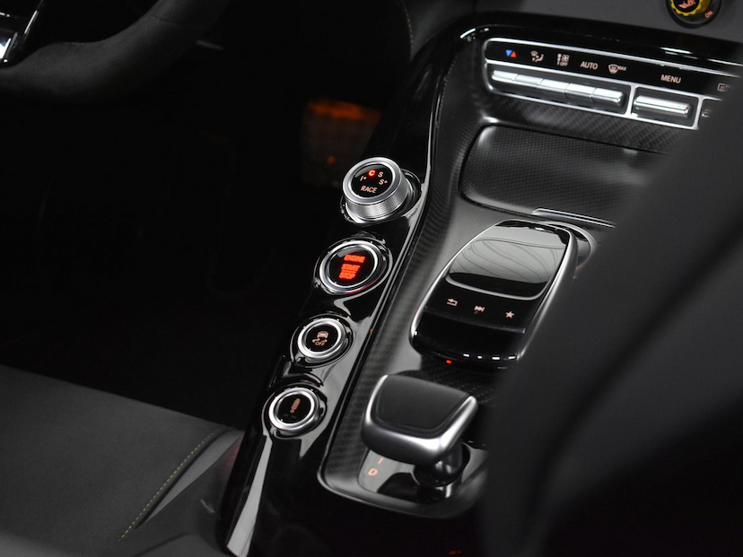 Foto do veículo MERCEDES-BENZ AMG GT  R 2018 4.560 KM 1.400.000,00