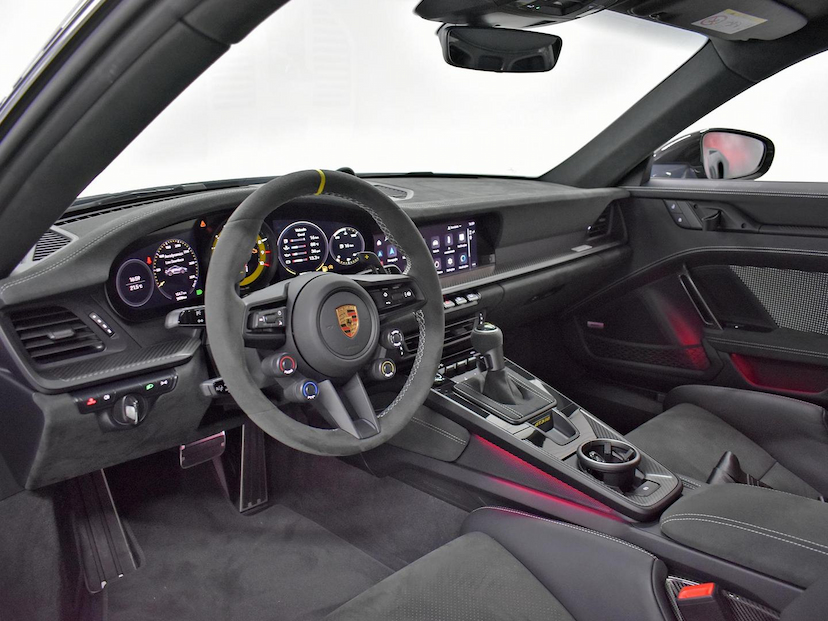 Foto do veículo PORSCHE 911  GT3 RS 2024 2.010 KM 3.750.000,00