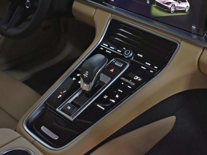 Foto do veículo PORSCHE PANAMERA  4 E-HYBRID SPORT TURISMO 2023 11.630 KM 695.000,00