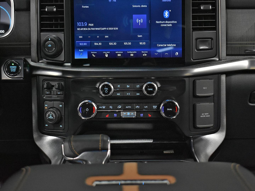 Foto do veículo FORD F-150 F-150 PLATINUM 4X4 5.0 V8 2023 10.890 KM 425.000,00