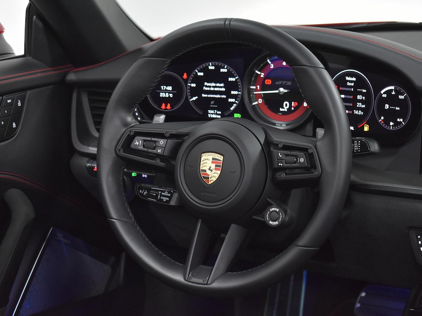 Foto do veículo PORSCHE 911  CARRERA 4 GTS CABRI. 3.0 24V (992) 2023 1.150 KM 1.240.000,00