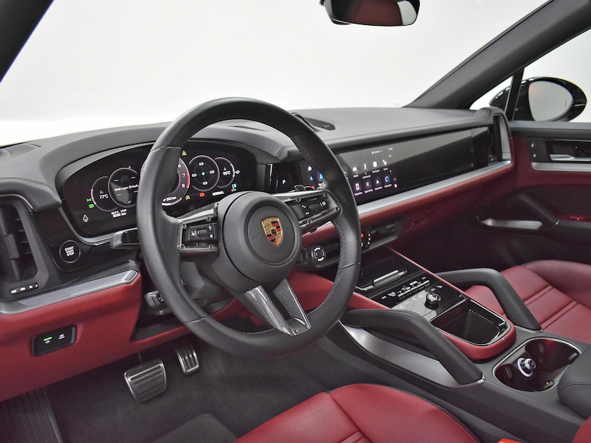 Foto do veículo PORSCHE CAYENNE  S COUPE 4.0 V8 474CV 2024 15.115 KM 920.000,00
