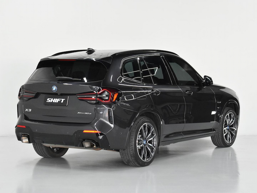 Foto do veículo BMW X3  XDRIVE 30E M SPORT TURBO AUT. (HÍB.) 2022 31.655 KM 355.000,00