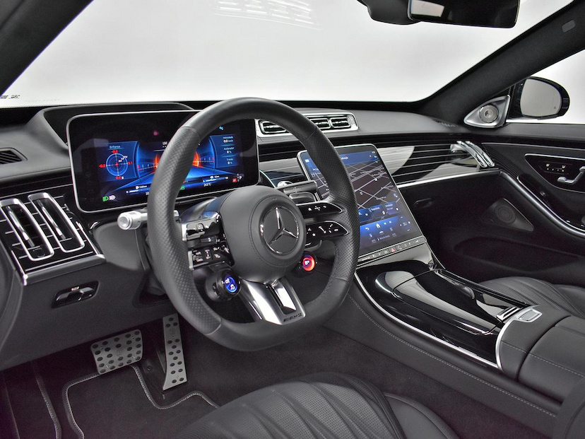 Foto do veículo MERCEDES-BENZ S 63 AMG S-63 AMG S E PERFORMANCE AUT. (HÍBRIDO) 2024 2.610 KM 2.350.000,00