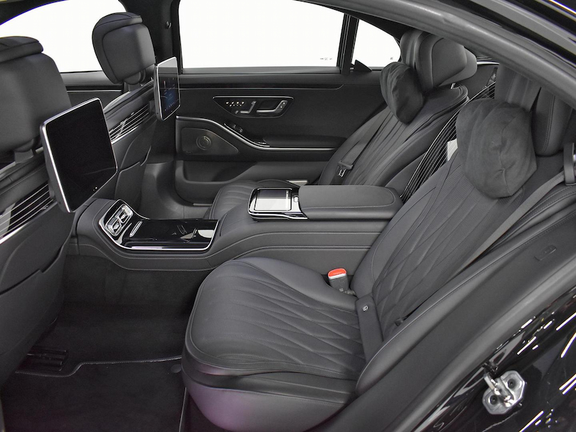 Foto do veículo MERCEDES-BENZ S 63 AMG S-63 AMG S E PERFORMANCE AUT. (HÍBRIDO) 2024 2.610 KM 2.350.000,00