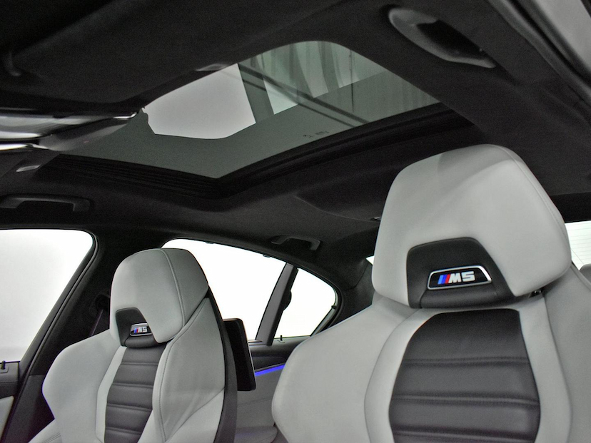 Foto do veículo BMW M5  4.4 V8 TWIN POWER M XDRIVE STEPTRONIC 2019 43.685 KM 480.000,00