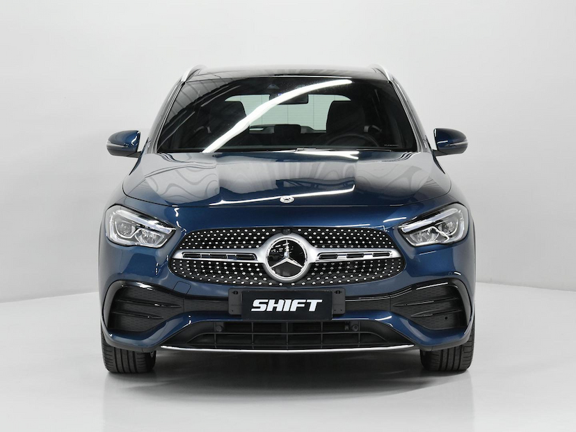 Foto do veículo MERCEDES-BENZ GLA 200  LINE 1.3 16V TB AUT. 2023 15.400 KM 290.000,00