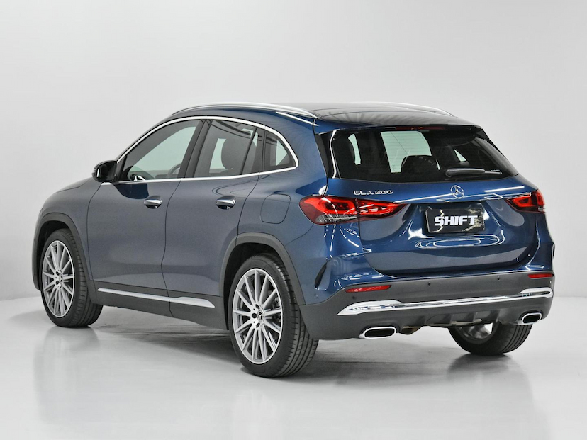 Foto do veículo MERCEDES-BENZ GLA 200  LINE 1.3 16V TB AUT. 2023 15.400 KM 290.000,00