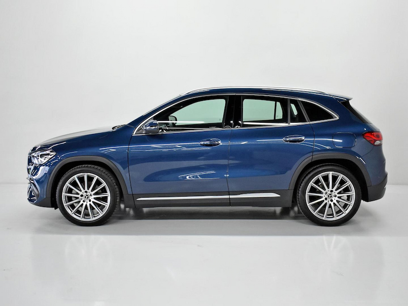 Foto do veículo MERCEDES-BENZ GLA 200  LINE 1.3 16V TB AUT. 2023 15.400 KM 290.000,00