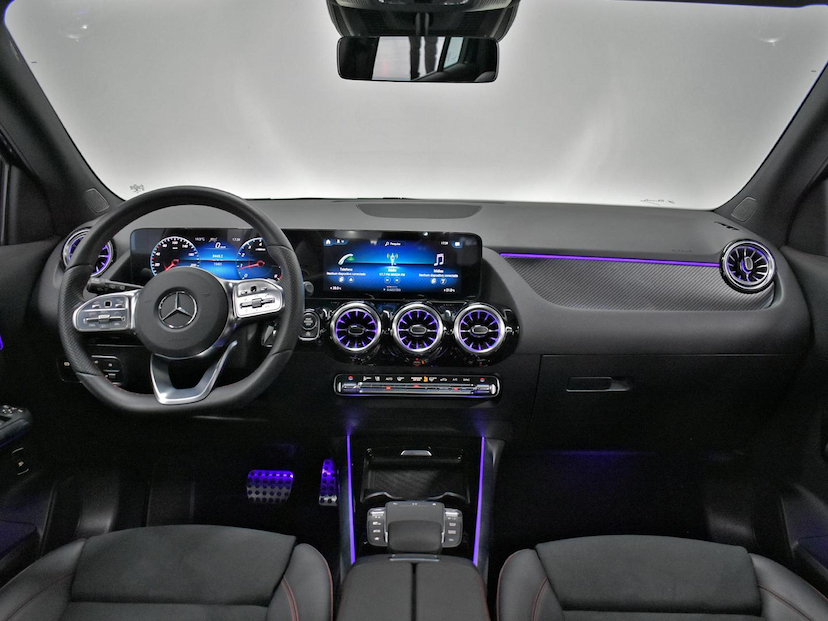 Foto do veículo MERCEDES-BENZ GLA 200  LINE 1.3 16V TB AUT. 2023 15.400 KM 290.000,00