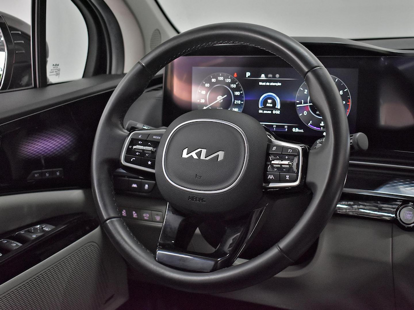 Foto do veículo KIA CARNIVAL  EX 3.5 V6 24V 276CV AUT 2022 40.880 KM 420.000,00