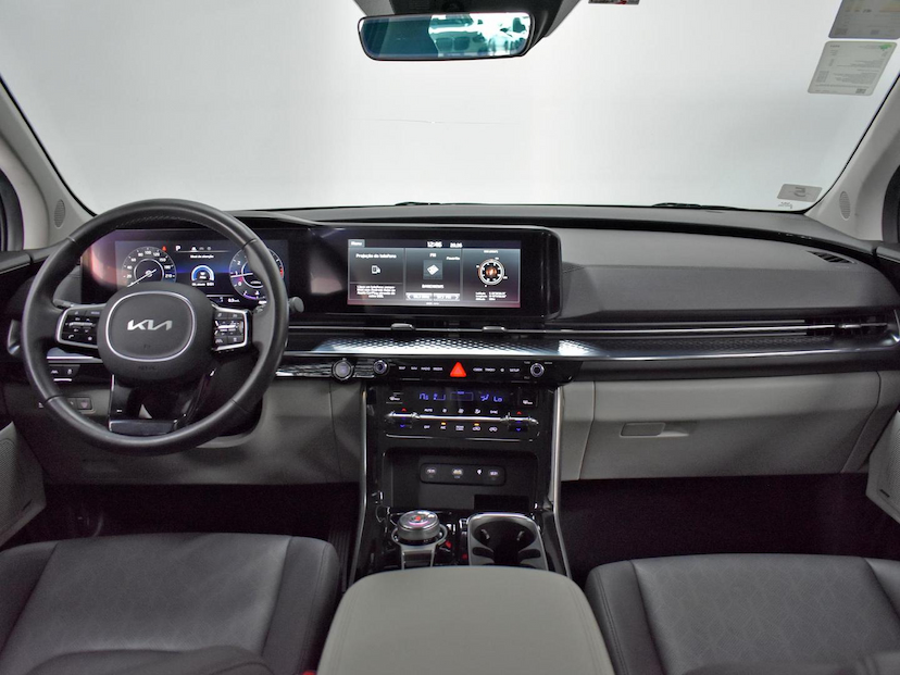 Foto do veículo KIA CARNIVAL  EX 3.5 V6 24V 276CV AUT 2022 40.880 KM 420.000,00