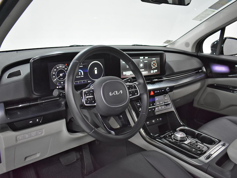 Foto do veículo KIA CARNIVAL  EX 3.5 V6 24V 276CV AUT 2022 40.880 KM 420.000,00
