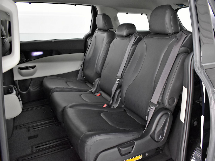 Foto do veículo KIA CARNIVAL  EX 3.5 V6 24V 276CV AUT 2022 40.880 KM 420.000,00