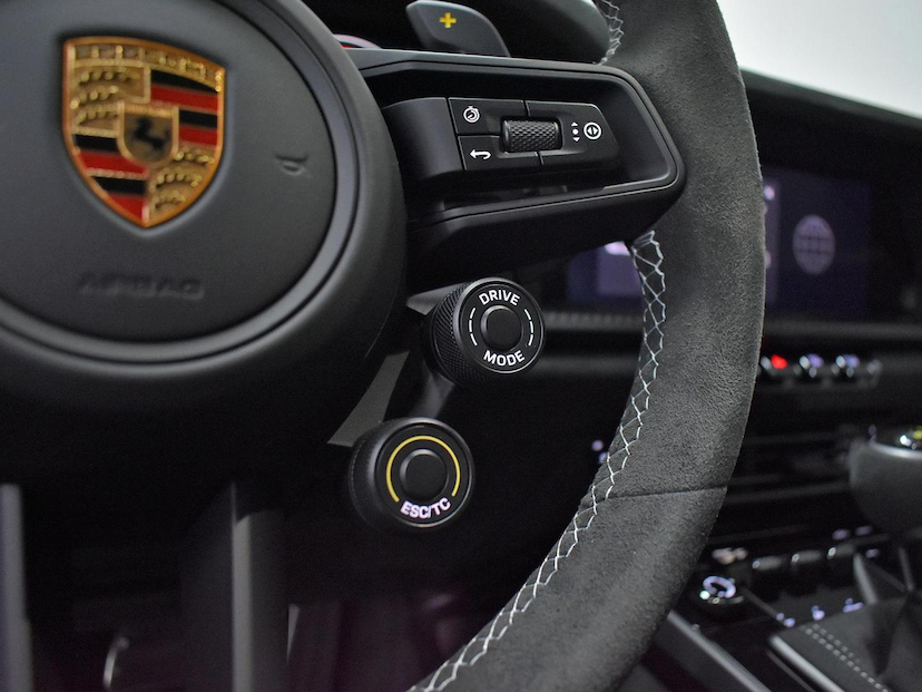 Foto do veículo PORSCHE 911  GT3 RS 2024 2.040 KM 3.750.000,00