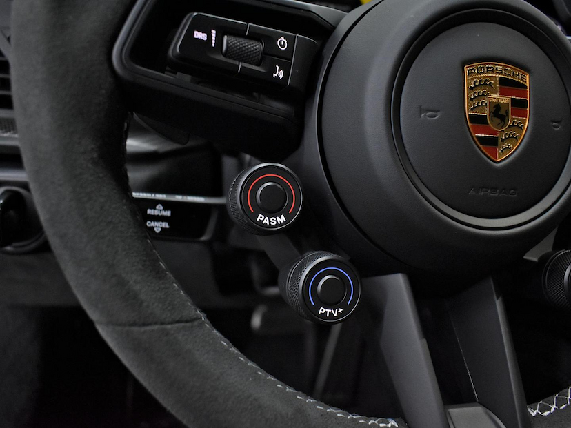 Foto do veículo PORSCHE 911  GT3 RS 2024 2.040 KM 3.750.000,00