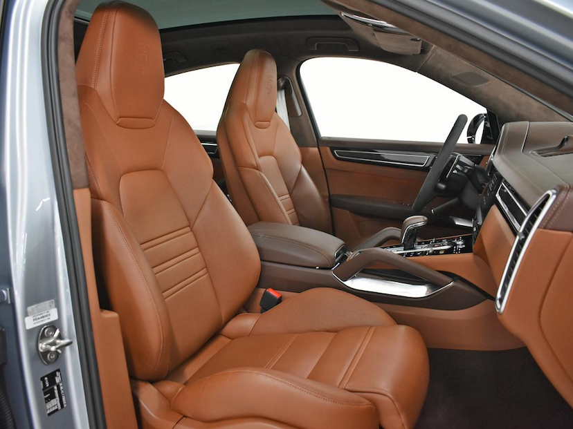 Foto do veículo PORSCHE CAYENNE  COUPE TURBO S E-HYBRID 4.0 2023 15.800 KM 970.000,00