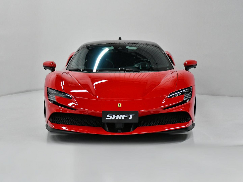 Foto do veículo FERRARI SF90  STRADALE 2022 1.495 KM 4.400.000,00