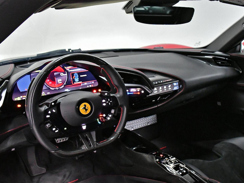 Foto do veículo FERRARI SF90  STRADALE 2022 1.495 KM 4.400.000,00