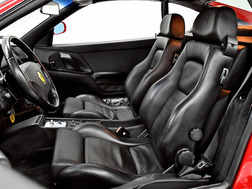 Foto do veículo FERRARI F355  F-1 GTS 3.5 2P 1999 28.570 KM 2.100.000,00