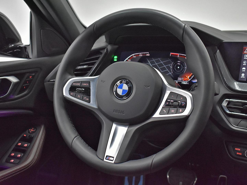 Foto do veículo BMW 118I  M SPORT 1.5 TB 12V AUT. 5P 2024 11.035 KM 265.000,00