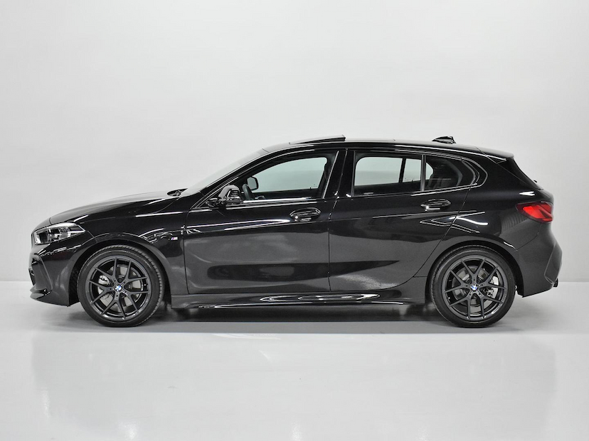 Foto do veículo BMW 118I  M SPORT 1.5 TB 12V AUT. 5P 2024 11.035 KM 265.000,00