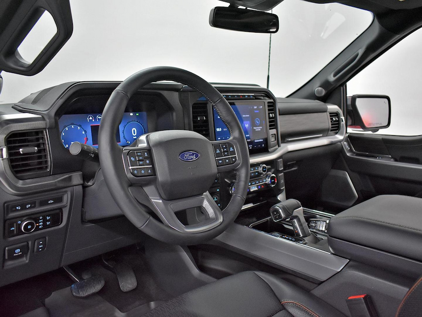 Foto do veículo FORD F-150  LARIAT 2024 2.930 KM 510.000,00