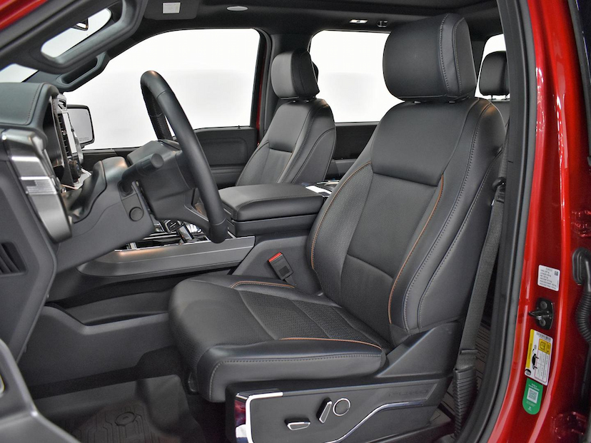 Foto do veículo FORD F-150  LARIAT 2024 2.930 KM 510.000,00