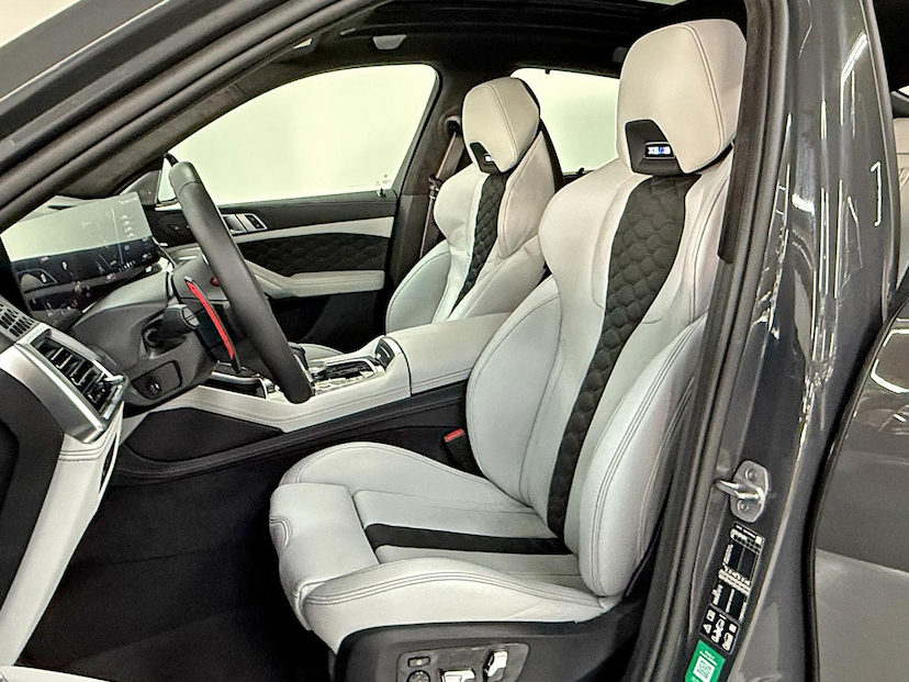 Foto do veículo BMW X6  M COMPETITION 2025 2.915 KM 1.190.000,00