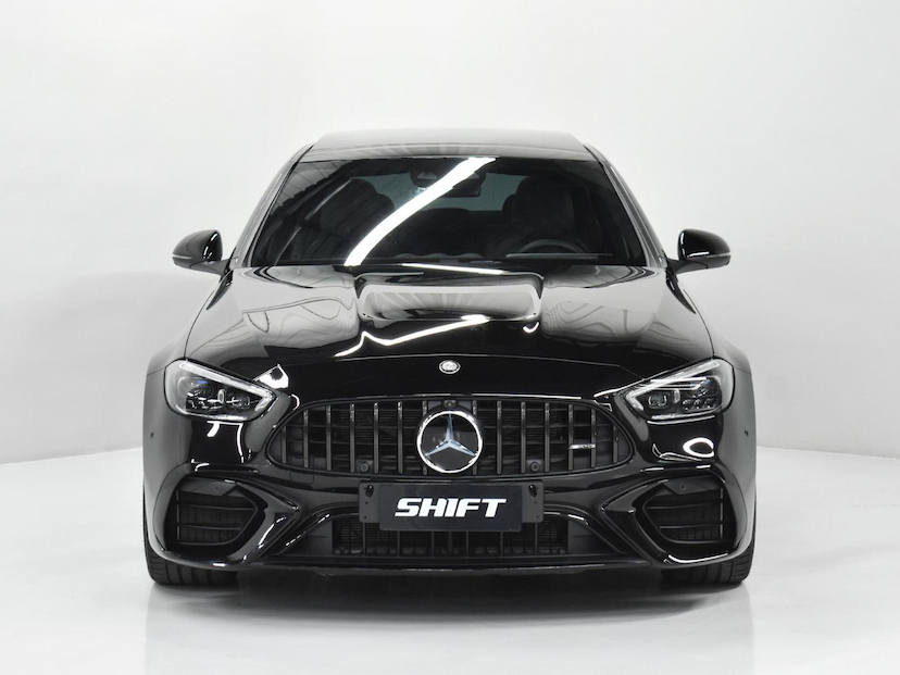 Foto do veículo MERCEDES-BENZ C 63 AMG C-63 AMG S E PERFORMANCE (HÍBRIDO) 2024 2.580 KM 750.000,00
