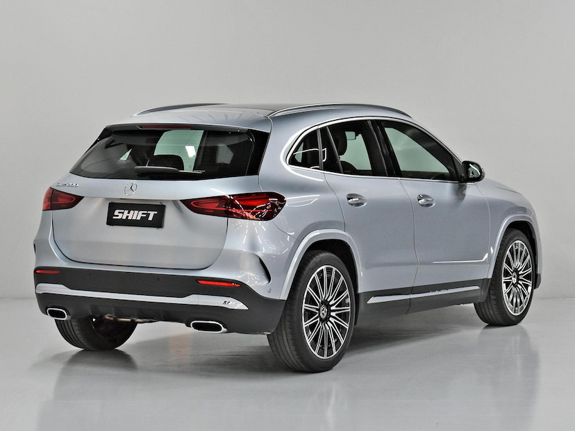 Foto do veículo MERCEDES-BENZ GLA 200  LINE 1.3 16V TB AUT. 2025 12.080 KM 325.000,00