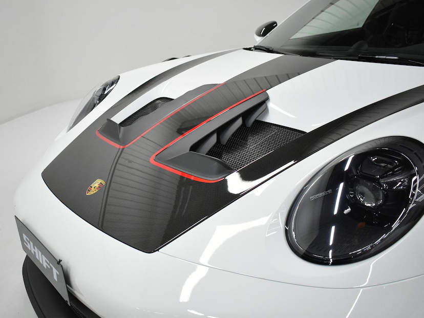 Foto do veículo PORSCHE 911  GT3 RS 2024 2.385 KM 3.490.000,00