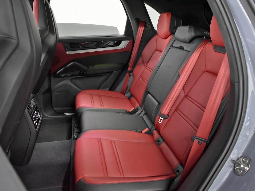 Foto do veículo PORSCHE CAYENNE  TURBO 4.0 V8 599CV (HÍBRIDO) 2024 4.510 KM 1.300.000,00