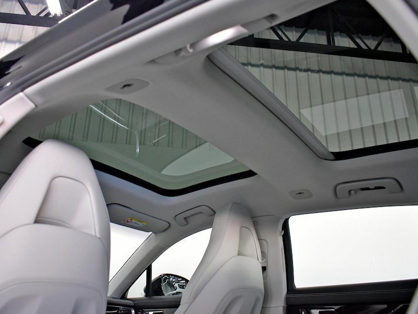 Foto do veículo PORSCHE PANAMERA  4 E-HYBRID SPORT TURISMO 2023 10.630 KM 695.000,00