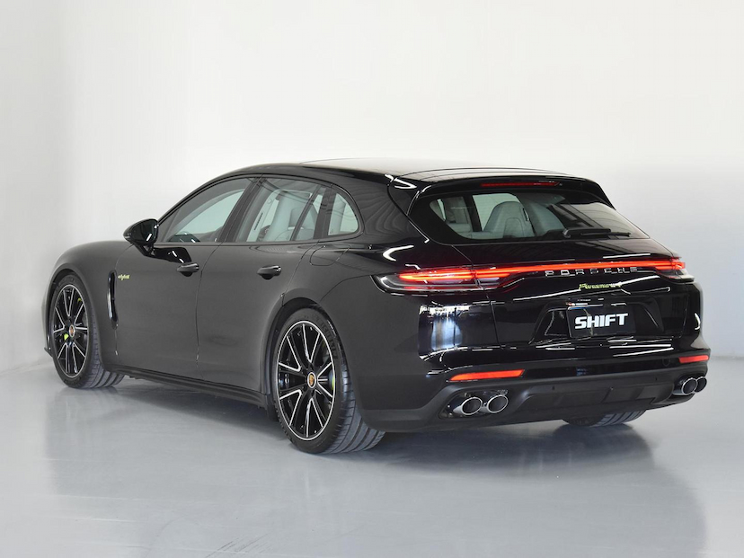 Foto do veículo PORSCHE PANAMERA  4 E-HYBRID SPORT TURISMO 2023 10.630 KM 695.000,00
