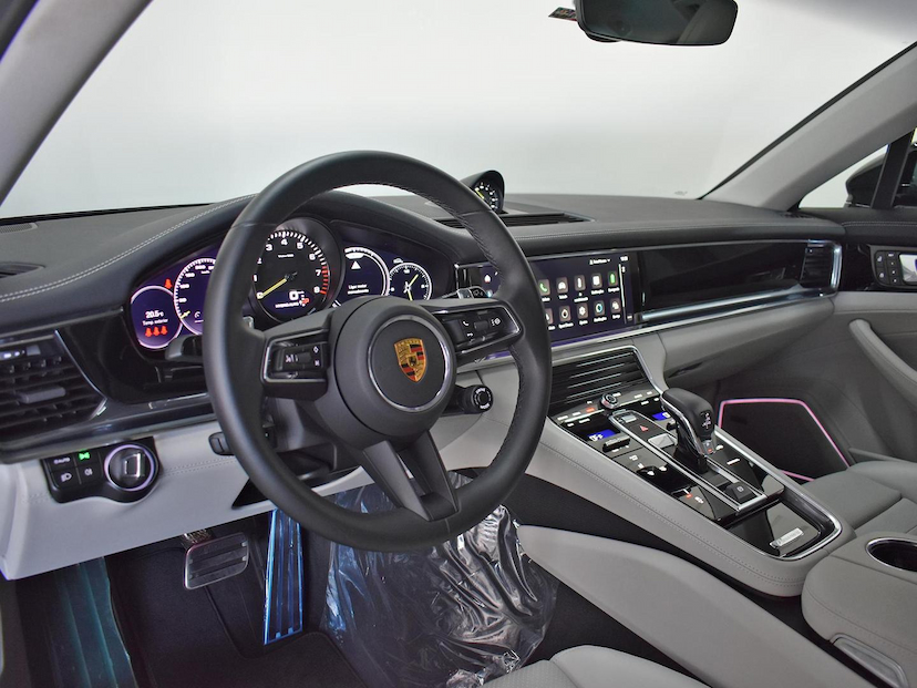 Foto do veículo PORSCHE PANAMERA  4 E-HYBRID SPORT TURISMO 2023 10.630 KM 695.000,00