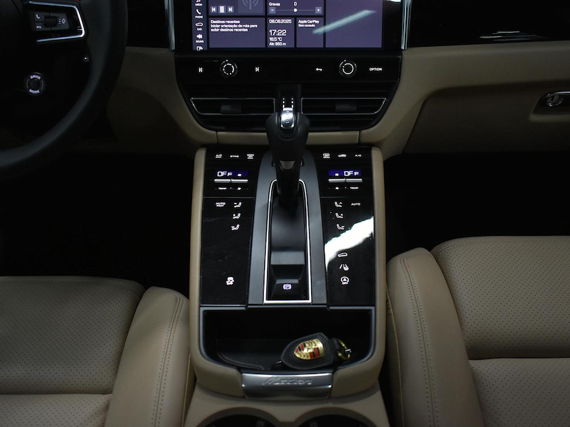 Foto do veículo PORSCHE MACAN  2.0 TURBO 2024 5.205 KM 495.000,00