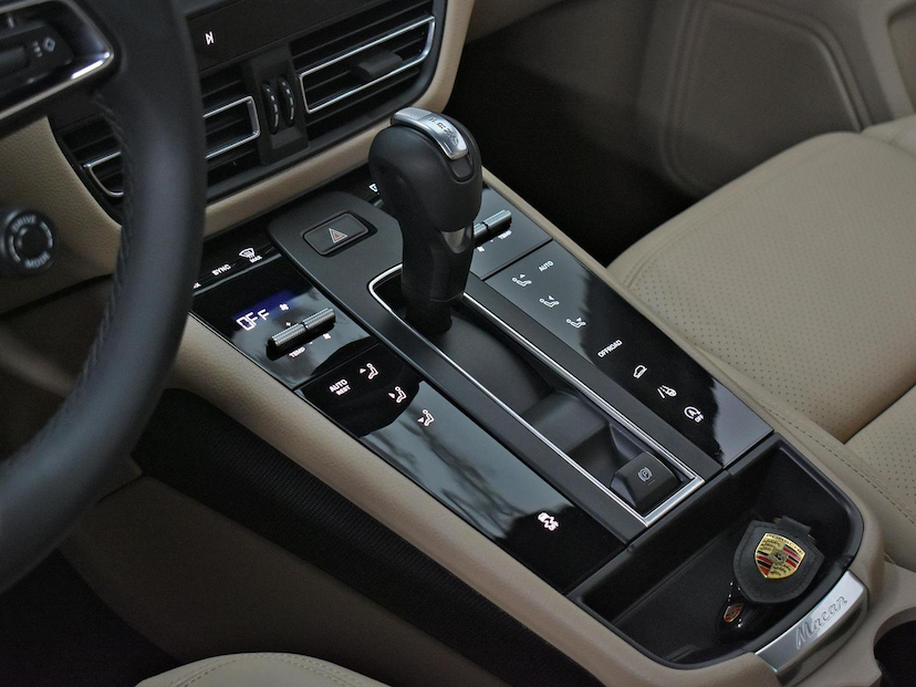 Foto do veículo PORSCHE MACAN  2.0 TURBO 2024 5.205 KM 495.000,00