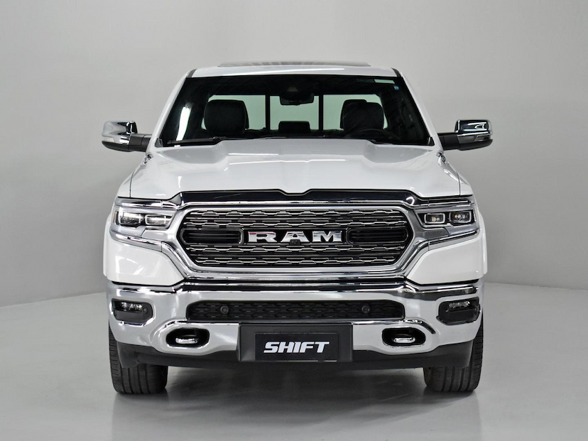 Foto do veículo RAM 1500  LIMITED 5.7 CD 4X4 AUT. 2024 19.150 KM 470.000,00