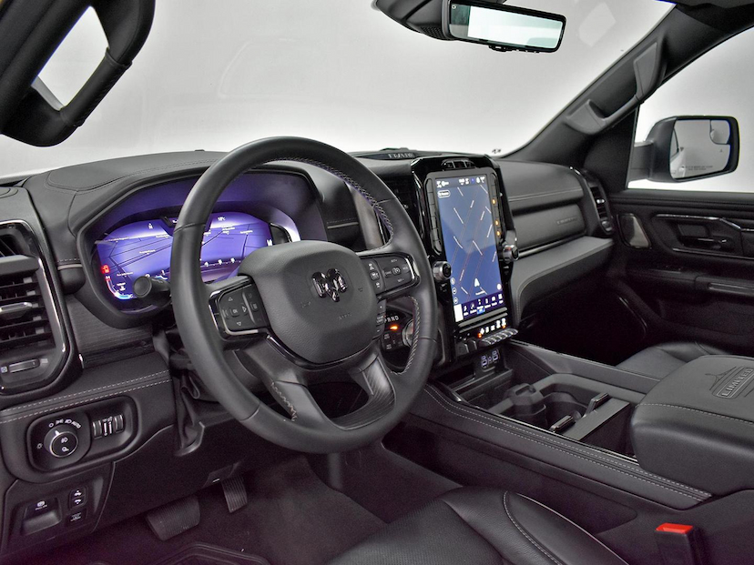 Foto do veículo RAM 1500  LIMITED 5.7 CD 4X4 AUT. 2024 19.150 KM 470.000,00