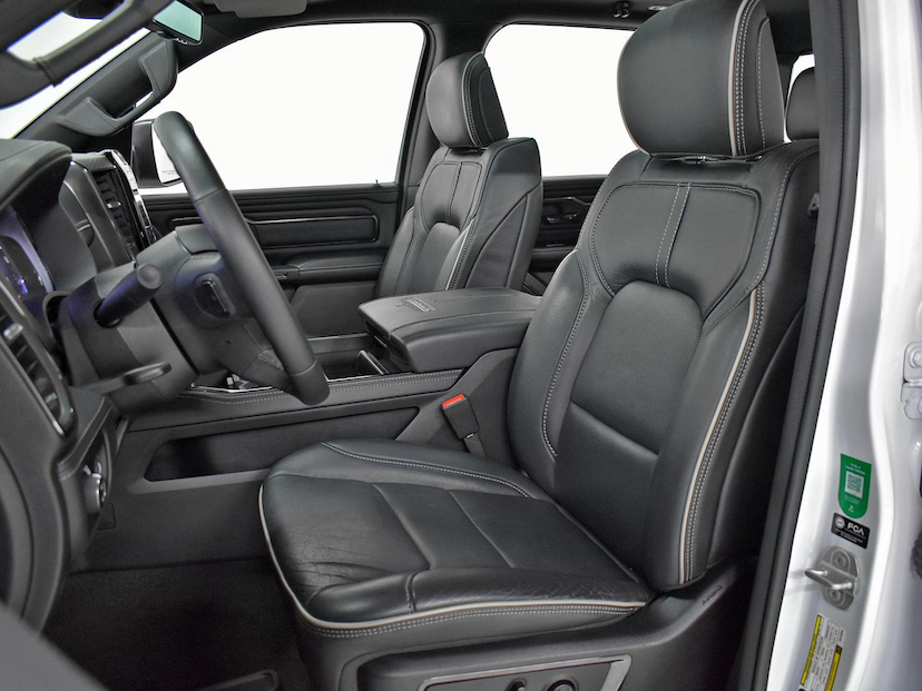 Foto do veículo RAM 1500  LIMITED 5.7 CD 4X4 AUT. 2024 19.150 KM 470.000,00