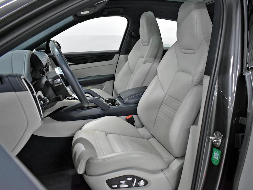 Foto do veículo PORSCHE CAYENNE  COUPE E-HYBRID 3.0 V6 462CV 2021 39.625 KM 550.000,00