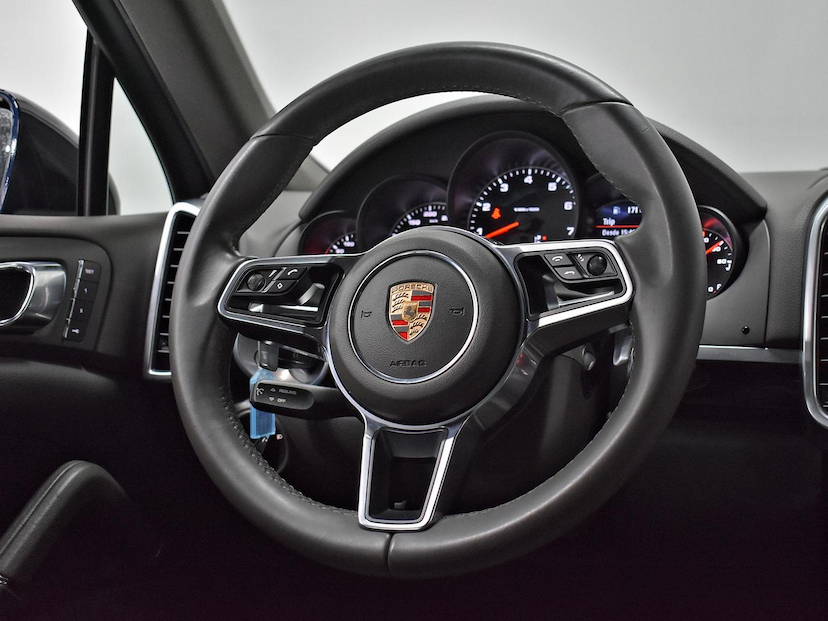 Foto do veículo PORSCHE CAYENNE  V6 2016 65.165 KM 200.000,00