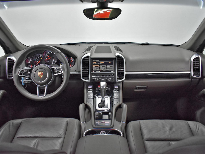 Foto do veículo PORSCHE CAYENNE  V6 2016 65.165 KM 200.000,00