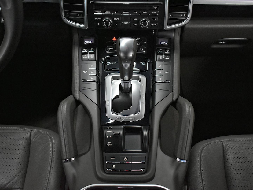 Foto do veículo PORSCHE CAYENNE  V6 2016 65.165 KM 200.000,00