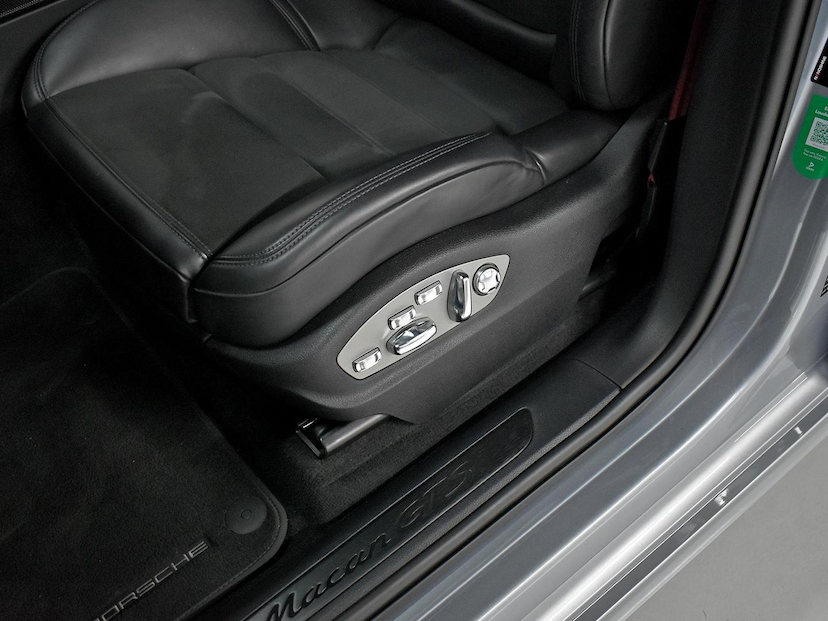 Foto do veículo PORSCHE MACAN MACAN GTS 2.9 BI-TURBO 2022 13.670 KM 585.000,00